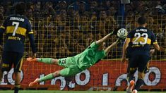 Agustín Marchesín atajó un penal para Boca contra Talleres. Agustín Marchesín atajó un penal para Boca contra Talleres.