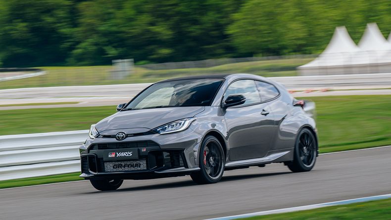 El Toyota GR Yaris llega importado de Japón.