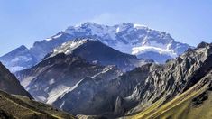 El cerro Aconcagua tiene 6.960 metros de altura. El cerro Aconcagua tiene 6.960 metros de altura.