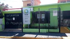 Vandalizaron una delegación del INADI con pintadas contra la comunidad travesti-trans Vandalizaron una delegación del INADI con pintadas contra la comunidad travesti-trans