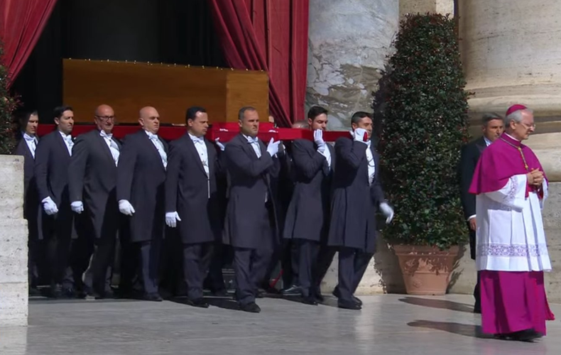 El féretro del papa Francisco recorrerá 6 kilómetros a través del centro de Roma.