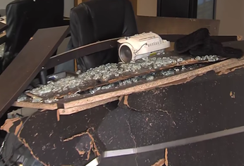 Así quedó el hall de entrada al edificio. Así quedó el hall de entrada al edificio.