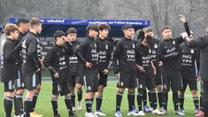 La Sub 15 entrena en Ezeiza bajo las órdenes de Placente. La Sub 15 entrena en Ezeiza bajo las órdenes de Placente.