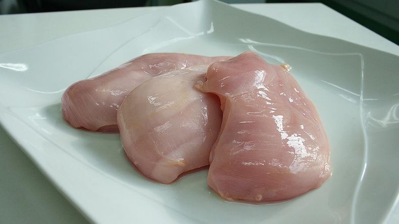 El pollo, el producto con menor brecha entre lo que paga el consumidor y lo que recibe el productor.