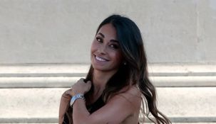 Antonela eligió un detalle para su look de día.