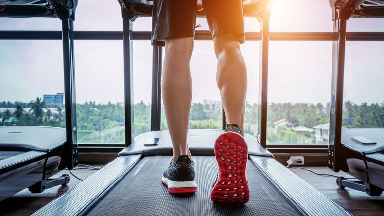 Entrenar en cinta tiene pros y contras