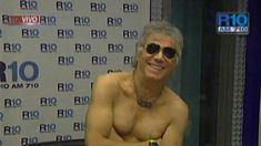 Beto Casella sin pudor: se quedó en cuero mientras hacía un dúplex con C5N Beto Casella sin pudor: se quedó en cuero mientras hacía un dúplex con C5N