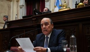 La sesión especial se interrumpió cuando Francos abandonó el recinto.