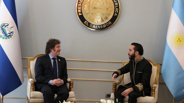 Milei mantuvo un encuentro privado con Bukele en El Salvador.