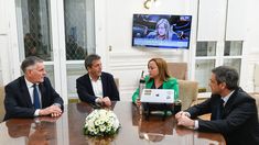 Sergio Massa espera en Diputados la votación del proyecto de reforma del Impuesto a las Ganancias Sergio Massa espera en Diputados la votación del proyecto de reforma del Impuesto a las Ganancias