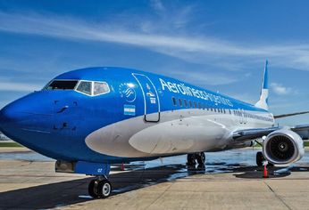 Aerolíneas Argentinas anunció descuentos del 25% en pasajes.