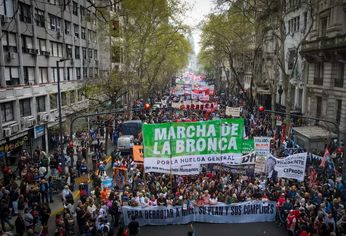 La Marcha de la Bronca llegó al centro porteño.