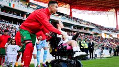 El buen gesto del portugués de 39 años. El buen gesto del portugués de 39 años.