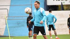 Juanfer Quintero se lesionó y se pierde los próximos partidos de Racing. Juanfer Quintero se lesionó y se pierde los próximos partidos de Racing.