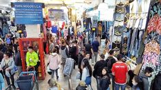 Axel Kicillof respaldó a los feriantes de La Salada y comprometió el apoyo de la provincia para su reapertura Axel Kicillof respaldó a los feriantes de La Salada y comprometió el apoyo de la provincia para su reapertura