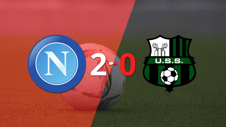 Napoli le ganó con claridad a Sassuolo por 2 a 0