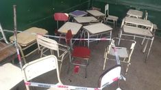 La niña está fuera de peligro. La niña está fuera de peligro.