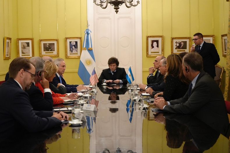 Milei suspendió su agenda para recibir a los congresistas estadounidenses.