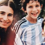 Romina Yan junto a sus hijos.