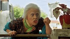 Mamá Cora, el popular personaje de Antonio Gasalla. Mamá Cora, el popular personaje de Antonio Gasalla.