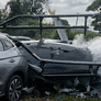 Los helicópteros cayeron sobre un estacionamiento repleto de autos. Los helicópteros cayeron sobre un estacionamiento repleto de autos.