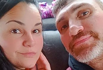 Eduardo había llegado hace un mes a la Ciudad de Buenos Aires. Eduardo había llegado hace un mes a la Ciudad de Buenos Aires.