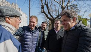 Santilli y Manes dialogaron con vecinos y productores.