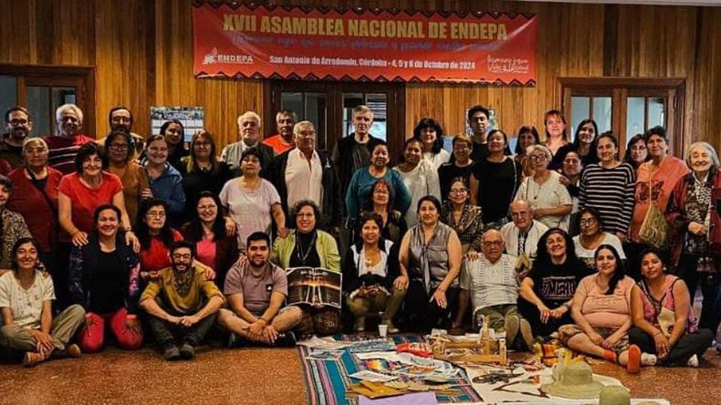 El equipo de laicos, curas y obispos por los abor&iacute;genes.