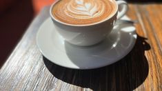 La ingesta ente tres a cinco tazas por día tendrían un 37% menos de recurrencia del cáncer colorectal. La ingesta ente tres a cinco tazas por día tendrían un 37% menos de recurrencia del cáncer colorectal.