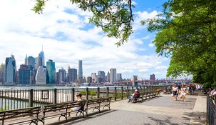 Entre Brooklyn y Nueva York, existe un pequeño faro que pasa casi desapercibido.&nbsp;