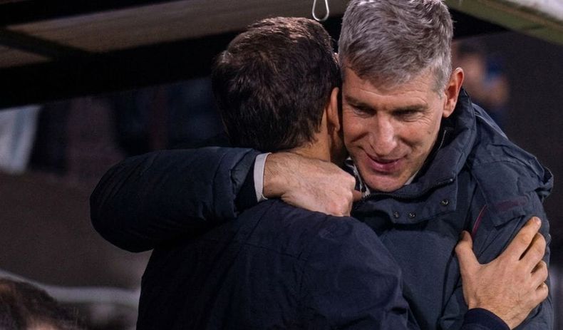La divertida broma de Arruabarrena a Palermo en el partido entre Boca y Platense