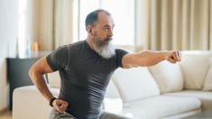 Esta rutina de ejercicios es perfecta para arrancar el día si tenés más de 50 años. Esta rutina de ejercicios es perfecta para arrancar el día si tenés más de 50 años.