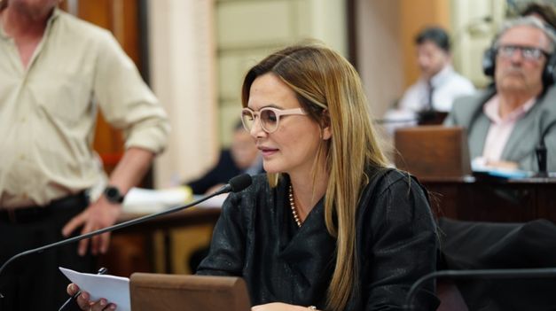 Amalia Granata nombró a su esposo como asesor en la legislatura de Sanfa Fe.&nbsp;