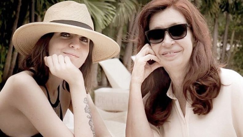 Dirigentes del Frente de Todos respaldaron a Cristina Kirchner y a su hija Florencia.