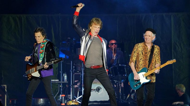 Murió Isabel II: la tradición que inmortalizaron los Rolling Stones en Paint it, Black