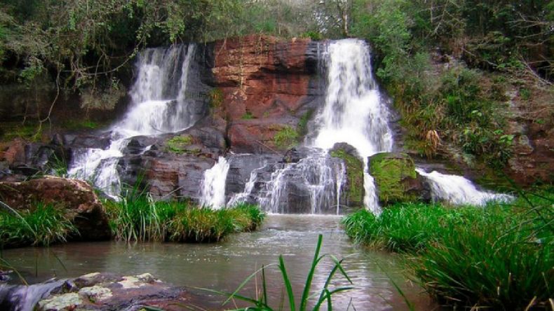 Una de las impresionantes cascadas de Campo Ramón