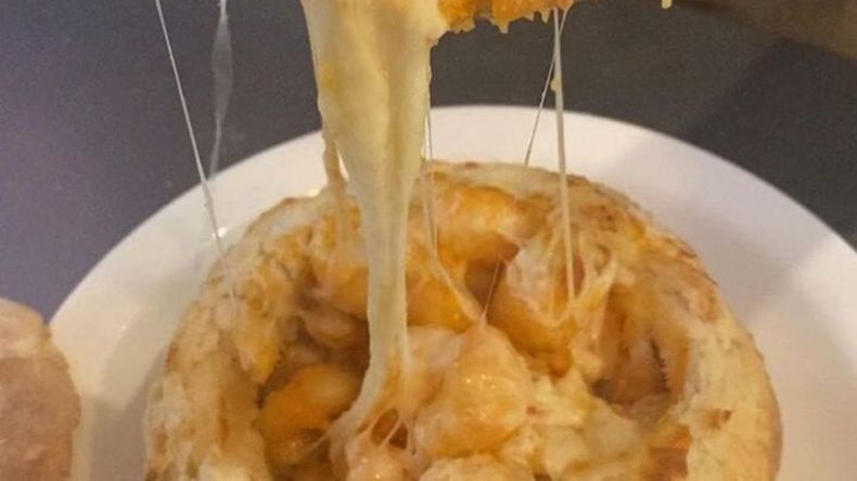 En el barrio de Boedo se presenta una innovadora propuesta gastronómica que fusiona la rapidez y los precios accesibles