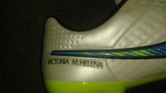 Los botines de Daniel Osvaldo para su debut en Boca: los nombres de sus hijos y Rock & Roll Los botines de Daniel Osvaldo para su debut en Boca: los nombres de sus hijos y Rock & Roll