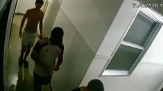 Los sospechosos fueron filmados por las cámaras de seguridad. Los sospechosos fueron filmados por las cámaras de seguridad.