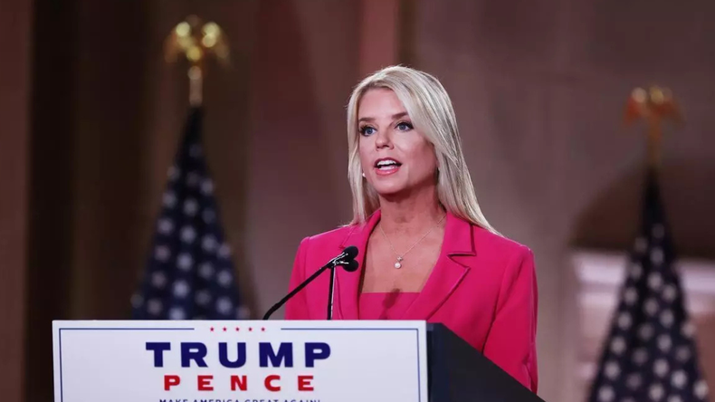 Bondi defendió a Trump en sus juicios.