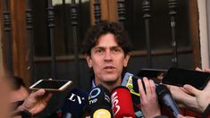 Lousteau aseguró que Macri abandonó Juntos por el Cambio. Lousteau aseguró que Macri abandonó Juntos por el Cambio.