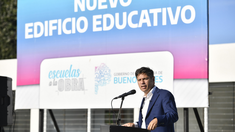 Kicillof inauguró un nuevo edificio educativo en la localidad de Castelli.