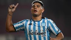 Tiempo pasado: el atacante festeja un gol en la Academia. Tiempo pasado: el atacante festeja un gol en la Academia.