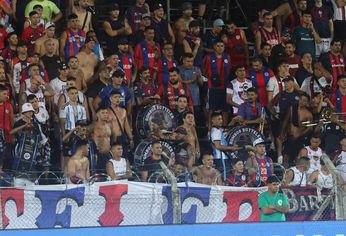 El Ministerio de Seguridad Nacional aplicará a los hinchas implicados la restricción de concurrencia a todo evento deportivo.