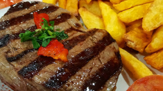 Este bodegón económico de la Ciudad Autónoma de Buenos Aires ofrece porciones XXL. Este bodegón económico de la Ciudad Autónoma de Buenos Aires ofrece porciones XXL.