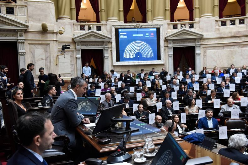 Diputados: la oposición dio media sanción a la restitución de la moratoria, aumento del bono y