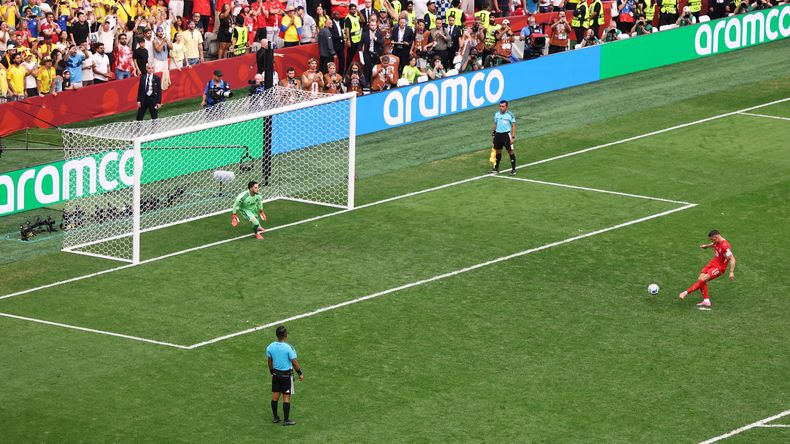 Xhaka metió el penal frente a Colombia en octavos de final.