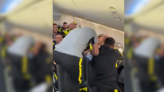 Aerolíneas cruzó al plantel de Peñarol. Aerolíneas cruzó al plantel de Peñarol.