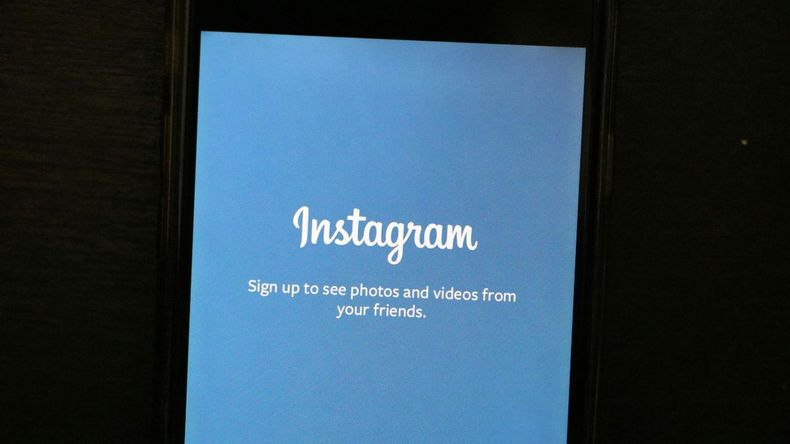 Plataformas como Instagram ofrecen la posibilidad de publicar imágenes y videos, generando un espacio dinámico para la interacción social y la creación de nuevos vínculos
