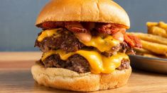 Este domingo un restaurante ofrecerá hamburguesas a $1. Este domingo un restaurante ofrecerá hamburguesas a $1.